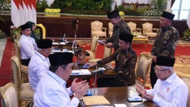 Presiden Jokowi dan Wapres Ma’ruf Amin Serahkan Zakat melalui Baznas
