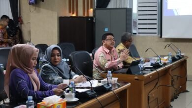 Jajaran Dinas Kominfo Kalsel Ikuti LKPJ 2024 di Komisi I DPRD Kalsel