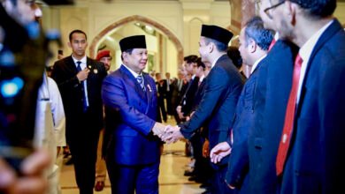 Masyarakat Indonesia di Qatar Sambut Kedatangan Presiden Prabowo