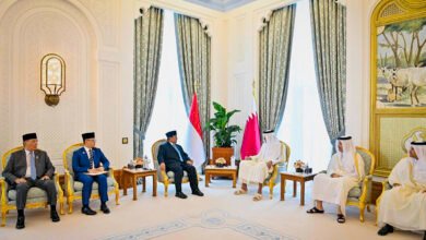 Pererat Hubungan Bilateral, Presiden Prabowo Disambut Hangat Emir Qatar di Istana Amiri Diwan