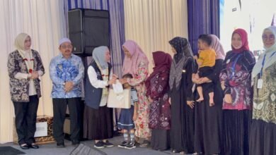 Kunjungi Posyandu Jati 2, Ketua TP Posyandu Dorong Peningkatan Kesejahteraan Masyarakat Lewat 6 SPM